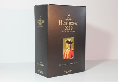 Cognac-Schachtel mit Heißprägung