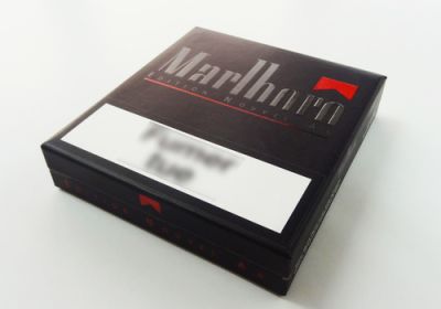 Kappenschachtel mit Matt-/Glanzlack