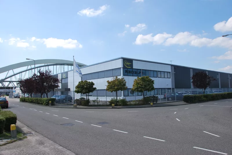 Bâtiment du site d'Autajon Labels Nederland