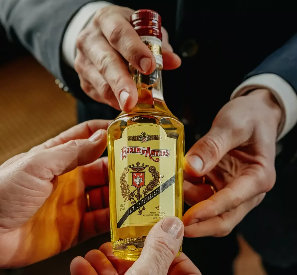étiquette liqueur couleur jaune