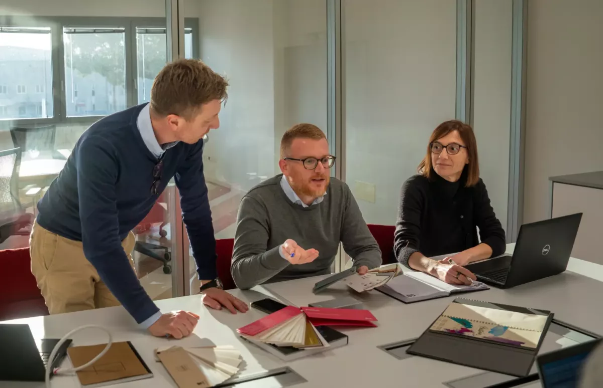 Autajon teams working together in a collaborative environment